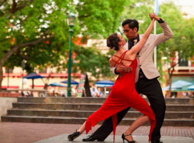 Muzică clasică şi lecţii de tango în aer liber