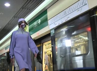 Prezentare de modă la metrou