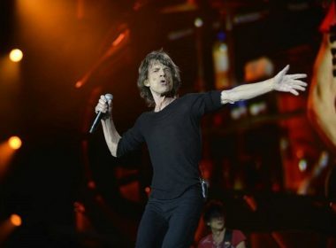 Paul McCartney a afirmat că The Rolling Stones este o "formaţie de coveruri". Mick Jagger i-a răspuns cu umor pe scenă