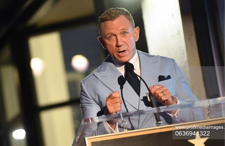 Daniel Craig a donat 10.000 de lire sterline unei organizaţii pentru evitarea suicidului