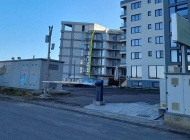 Parcări publice din Mamaia Nord, ocupate abuziv de dezvoltatori imobiliari. „Asta este golănie”