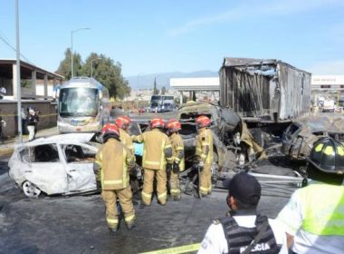 19 oameni au murit în urma unui carambol, în Mexic. Un camion a rămas fără frâne
