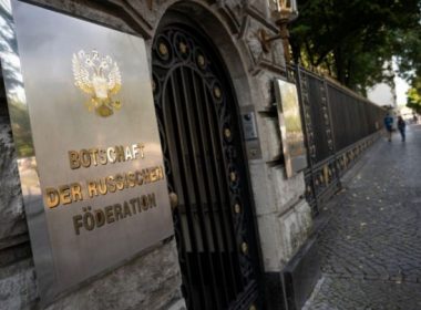 Noi indicii arată că diplomatul rus căzut de la etajul ambasadei Moscovei la Berlin era spion FSB