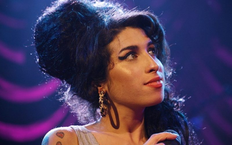 Ezpoziţie dedicată lui Amy Winehouse