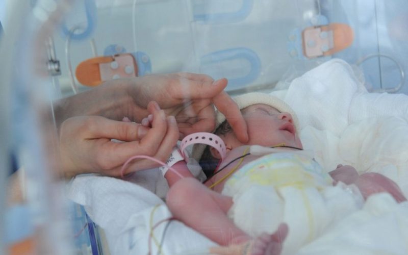 Îngrijiri avansate pentru bebeluşii născuţi prematur