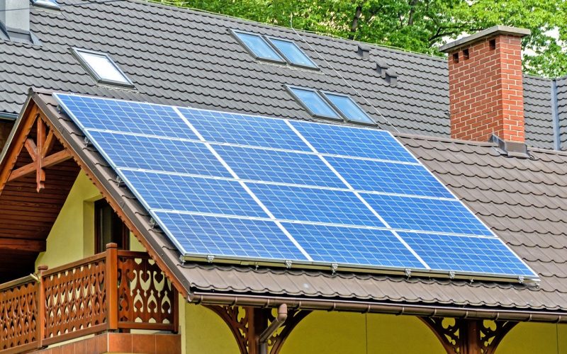 20.000 de lei pentru românii care vor panouri fotovoltaice