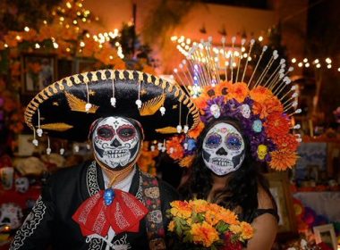 Mii de persoane au participat în Mexic la Parada de Ziua Morţilor