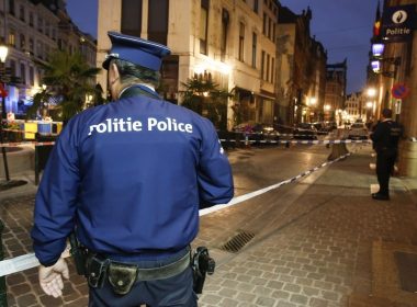 Un poliţist a fost rănit într-un atac cu cuţitul la Cannes; posibilă ''pistă teroristă''