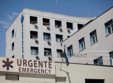 O pacientă s-a aruncat de la etaj, la Spitalul de Urgenţă Floreasca, din Capitală