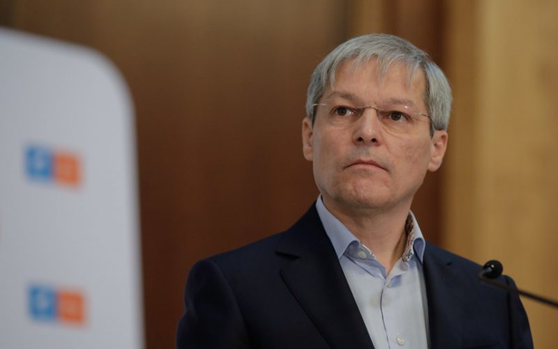 Dacian Cioloş, despre taxa pe solidaritate: PNL a început cu o mare minciună. Vor fi companii care într-un an de zile vor pleca sau se vor sparge în bucăţi / Despre pensiile primarilor: Le amână pentru că nu au curajul să spună că nu îşi au locul