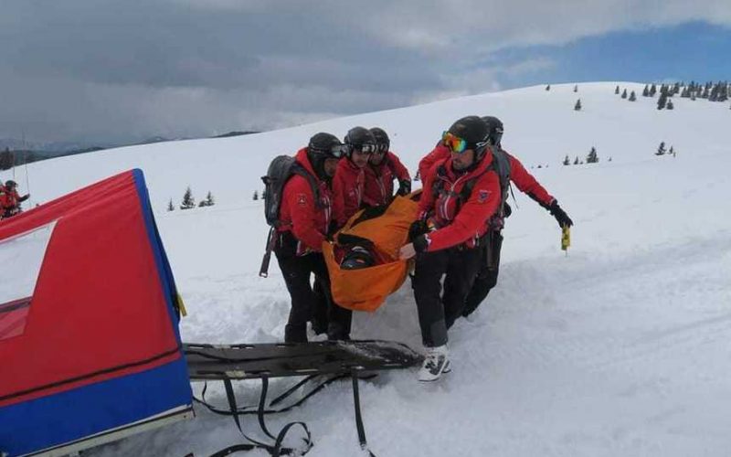 Peste 1.600 de persoane au fost salvate de pe munte, în ianuarie. 9 oameni au murit, aproape 700 au ajuns la spital