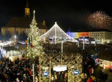 Ştire într-un ziar din Budapesta: „Maghiarii clujeni, enervaţi de lipsa inscripţiilor bilingve la târgul de Crăciun”. Reacţia UDMR Cluj