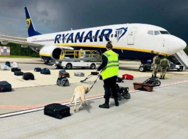 Ancheta privind deturnarea avionului Ryanair. Un controlor de trafic aerian din Belarus a dezertat şi a făcut mărturisiri anchetatorilor polonezi