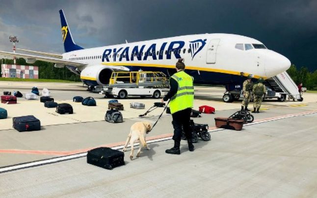 Ancheta privind deturnarea avionului Ryanair. Un controlor de trafic aerian din Belarus a dezertat şi a făcut mărturisiri anchetatorilor polonezi