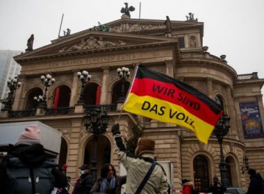 Germania: mii de persoane au protestat faţă de măsurile anti-COVID-19