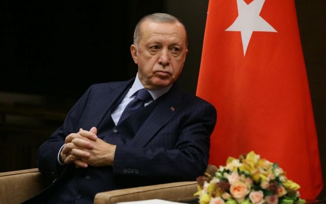 Erdogan le cere turcilor să îşi păstreze economiile în moneda naţională