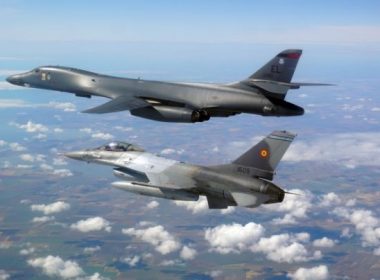 România mai cumpără două escadrile de F-16 Fighting Falcon şi face planuri pentru F-35 Lightning II