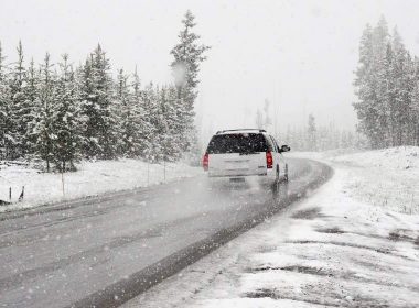 Se circulă în condiţii de iarnă în Maramureş, Bistriţa-Năsăud, Gorj şi Harghita