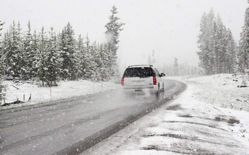 Se circulă în condiţii de iarnă în Maramureş, Bistriţa-Năsăud, Gorj şi Harghita