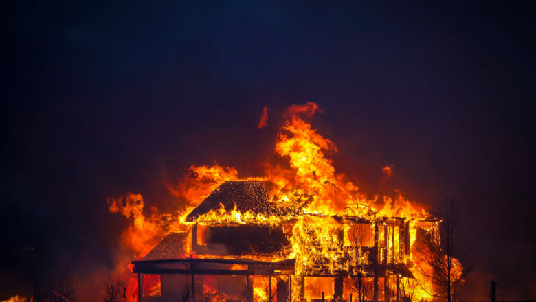 Imagini teribile în Colorado, unde sute de case au fost complet distruse de un incendiu uriaş