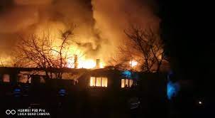Incendiu violent într-un ansamblu de locinţe din Harghita. Pagube de peste 1 milion de lei.