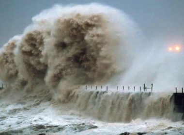 Furtună puternică în Marea Britanie şi Irlanda