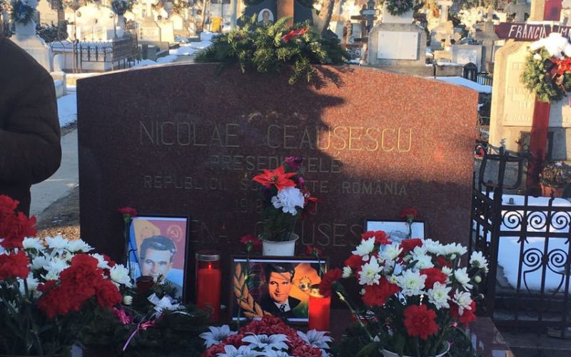 Nostalgie la mormântul lui Ceauşescu