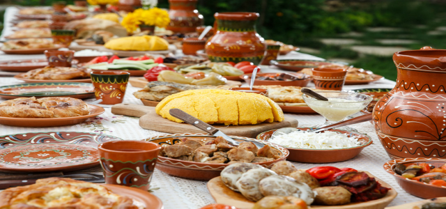 Românii mănâncă româneşte de ziua naţională