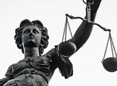 România riscă sancţiuni financiare „severe”, dacă nu aplică decizia CJUE referitoare la întâietatea dreptului european