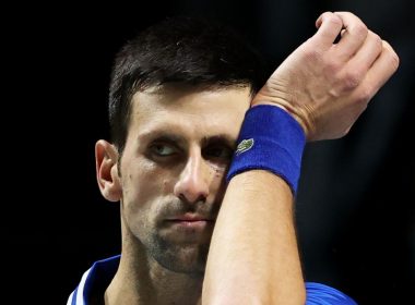 Novak Djokovic aşteaptă decizia guvernului australian, care ar putea să-l deporteze