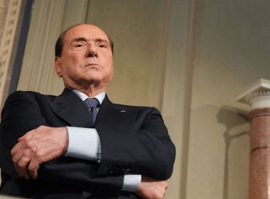 Silvio Berlusconi s-a retras din cursa pentru preşedinţia Italiei. Alegerile încep luni