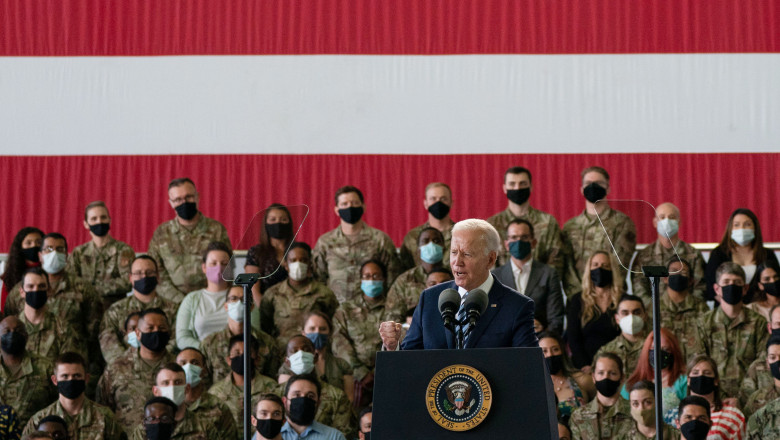 NYT: Preşedintele Biden ia în calcul trimiterea a mii de soldaţi în Europa de Est şi ţările baltice