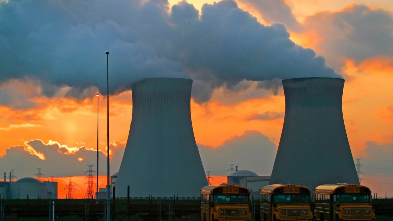 Comisia Europeană va prezenta un proiect prin care energia nucleară şi cea care foloseşte gaze naturale să fie considerate „verzi”