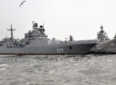 Rusia mobilizează nave de desant în Marea Baltică