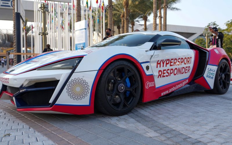EAU prezintă ''cea mai rapidă şi mai scumpă'' ambulanţă din lume