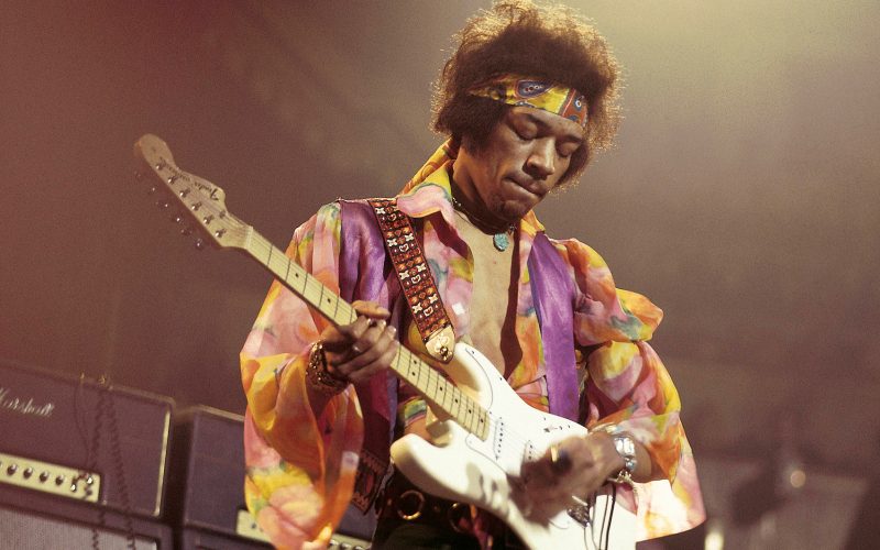 Administratorii averii lui Jimi Hendrix îi dau în judecată pe moştenitorii colegilor săi de trupă pe tema drepturilor de autor