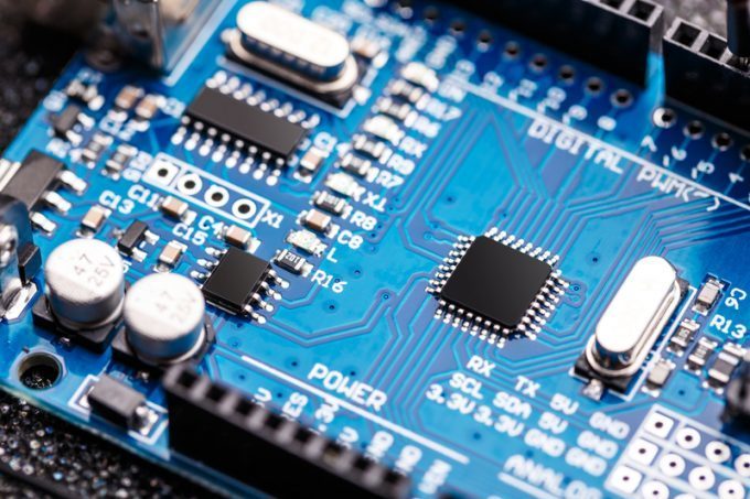 Uniunea Europeană intenţionează să investească zeci de miliarde de euro în industria semiconductorilor