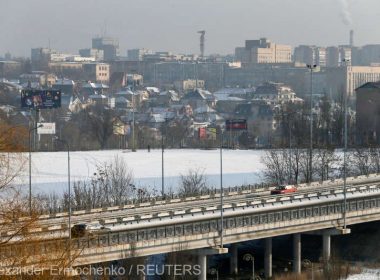 Personalul american din OSCE a început să se retragă din Doneţk cu automobilele