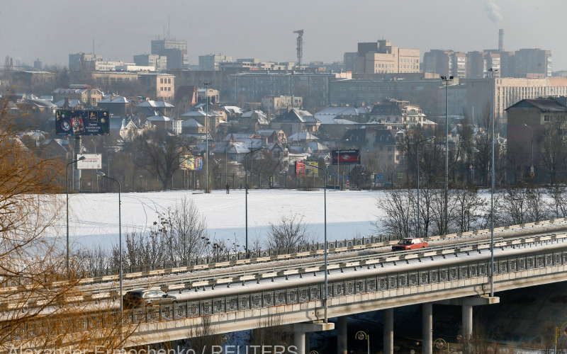 Personalul american din OSCE a început să se retragă din Doneţk cu automobilele