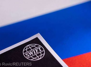 SWIFT anunţă că se pregăteşte să se conformeze restricţiilor impuse băncilor ruseşti