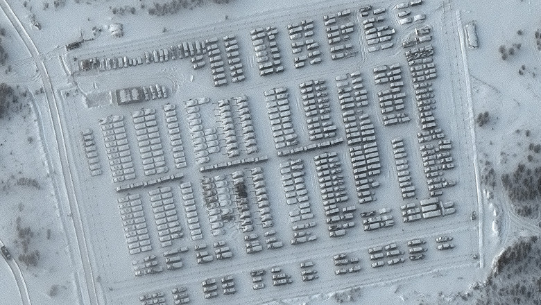 Noi imagini din satelit cu trupele ruseşti din apropierea Ucrainei