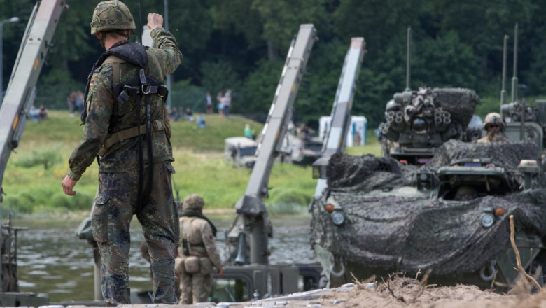 Germania ar putea trimite mai mulţi militari în Lituania, din cauza tensiunilor de la graniţa Rusiei cu Ucraina