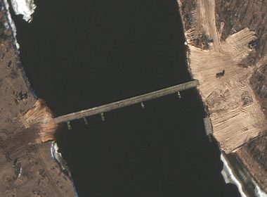 Un pod şi un drum se construiesc într-o zonă cheie din Belarus, la 6 km de graniţa cu Ucraina. Imaginile surprinse din satelit (CNN)