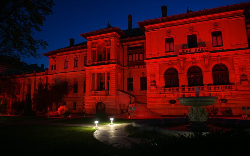 Palatul Cotroceni, Guvernul şi Parlamentul - iluminate în roşu de Ziua Europeană 112