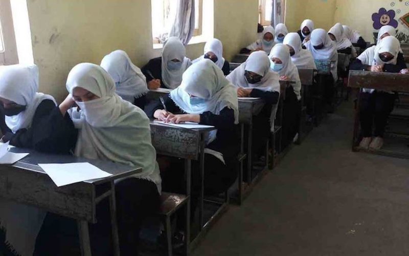 Universităţi publice din Afganistan şi-au redeschis porţile, inclusiv pentru studente