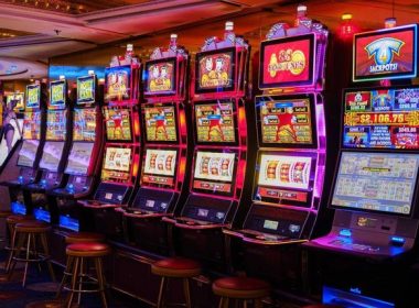 O călugăriţă de 80 de ani din SUA a furat 835.000 de dolari de la o şcoală şi i-a cheltuit pe jocuri de noroc