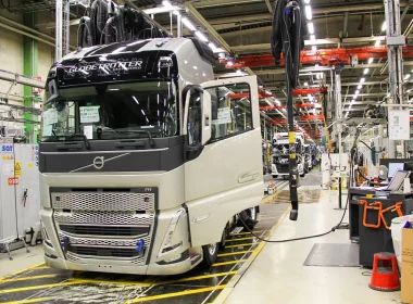 Producătorul suedez de camioane AB Volvo a oprit producţia şi vânzările în Rusia