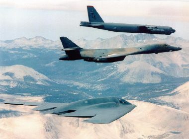 Două bombardiere strategice Boeing B-52H Stratofortress au survolat România