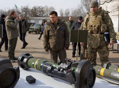 Ucraina anunţă că va primi mai multe rachete Javelin şi Stinger în câteva zile￼