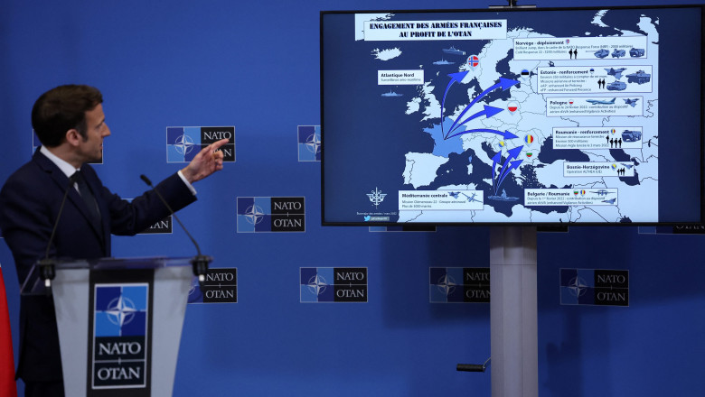 Emmanuel Macron s-a folosit de o hartă la summitul NATO pentru a arăta capacitatea sa de lider￼